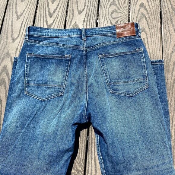ST Micheal Tapered Vintage Wash Jeans Waist 36 Length 31 Derby Street - Picture 7 of 7